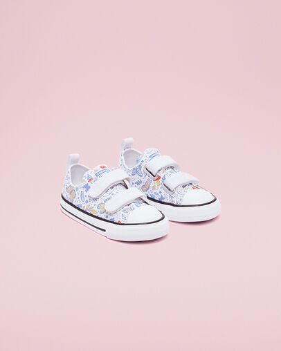 Chuck Taylor All Star Easy-On Butterfly White/Black/White, Angled View