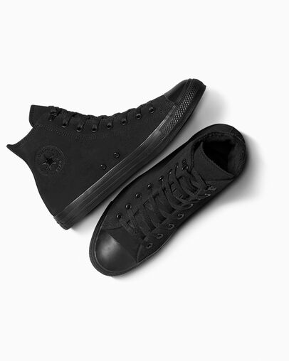Chuck Taylor All Star Suede & Faux Fur Negro/Negro/Negro, Angled View