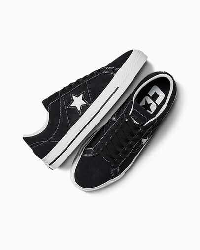 CONS One Star Pro Suede Black/Black/White, Angled View