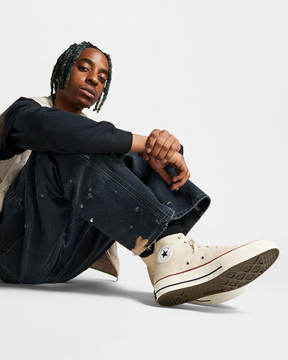 Chuck 70 Canvas Parchment/Garnet/Egret, On Foot Shot 2