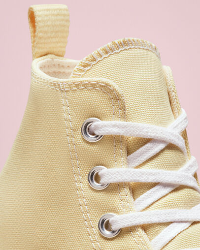 Run Star Hike Platform Seasonal Color Lemon Drop/Black/White, Detail Angle View