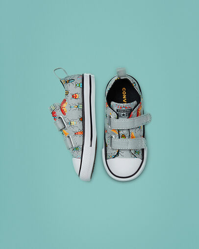 Chuck Taylor All Star Easy-On A Bug's World Ash Stone/Black/Bright Poppy, Top and Side View