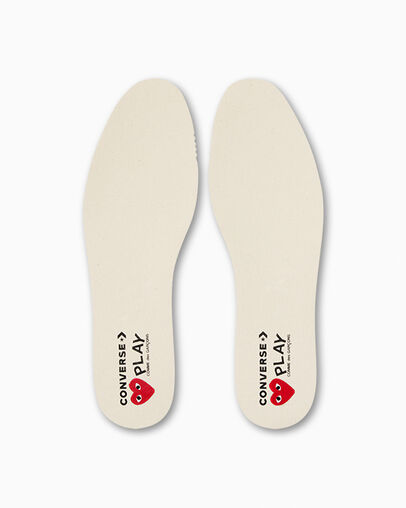 PLAY Comme des Garçons Single Heart Chuck 70 Milk/Black/Red, Detail Angle View