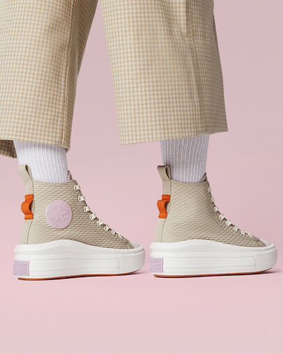 Chuck Taylor All Star Move Future Utility Ficelle/Blanc vintage/Fosse de feu, On Foot Shot 1