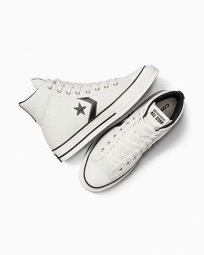 Star Player 76 Vintage White/Black, Angled View