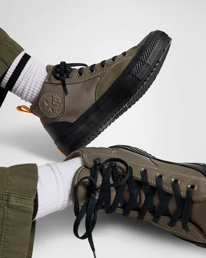 Chuck Taylor All Star Malden Street Boot Truffle/Harvest Moon/Black, On Foot Shot 2