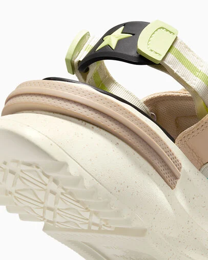 Run Star Utility Sandal CX Easy On Beige granola/Jaune c&eacute;drat, Detail Angle View