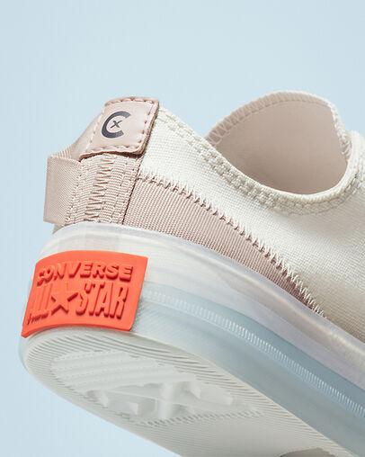 Chuck Taylor All Star CX Stretch Canvas Egret/Desert Sand, Detail Angle View