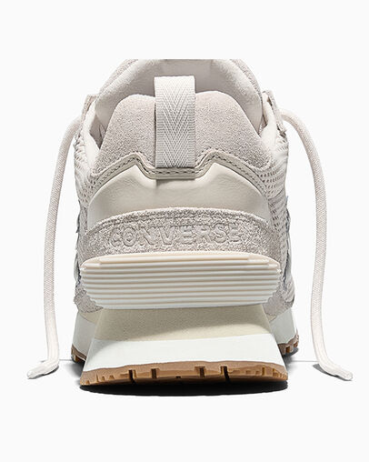 Omega Trainer SE Classic Ecru/Vintage White/Gum, Detail Angle View