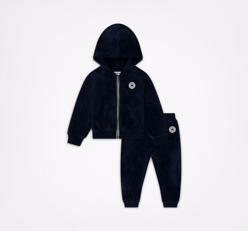 Conjunto de mono y sudadera con capucha de velvet&oacute;n con parche Chuck Taylor Obsidiana