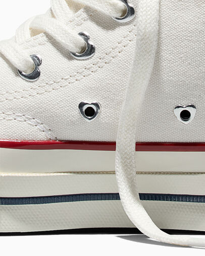 Chuck 70 Valentine's Day Vintage White/Egret/Days Ahead, Detail Angle View