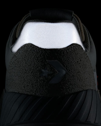 Wave Trainer Barely Grey/Vintage White, Detail Angle View