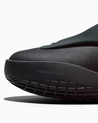 SHAI 001 Charm Black, Detail Angle View