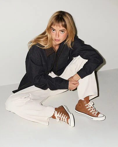 Chuck Taylor All Star Crocodile Warm Tan/Egret/Black, On Foot Shot 1