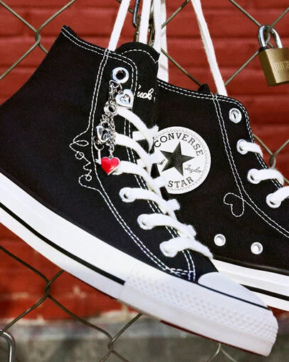 Chuck Taylor All Star Valentine's Day Black/Egret/Days Ahead Red, Reflective View