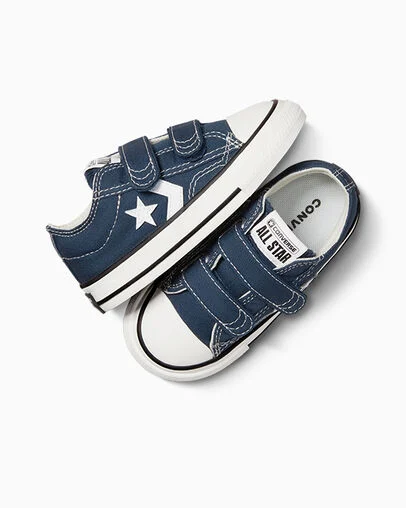 Star Player 76 Easy-On Canvas Navy/Vintage White/Egret, Angled View