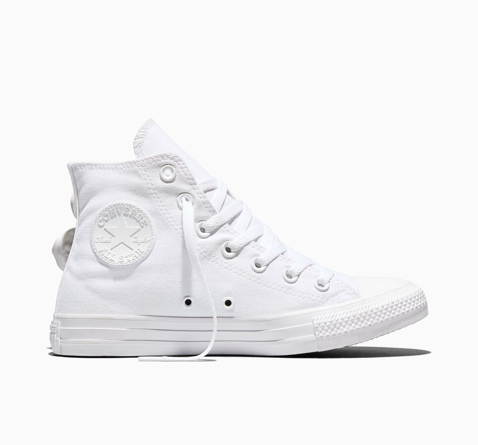 Chuck Taylor All Star 3-D Flourish White Roses