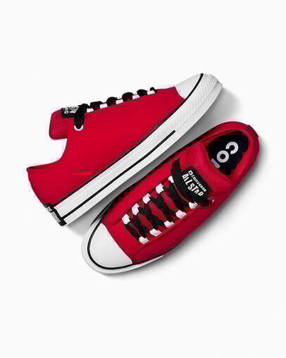 Chuck Taylor Puff Red/White/Black, Angled View