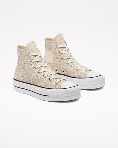 Canvas Broderie Platform Chuck Taylor All Star Farro/Marfil natural, Angled View