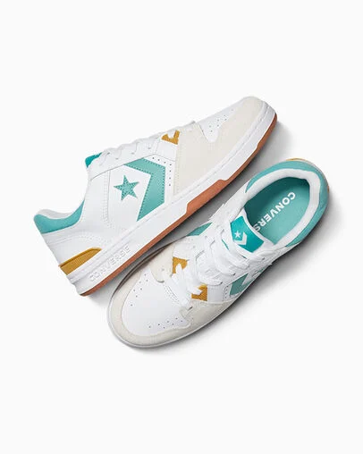 CL98 White/Archive Sea Green, Angled View