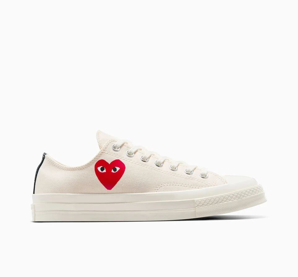 PLAY Comme des Garçons Single Heart Chuck 70 Milk/Black/Red