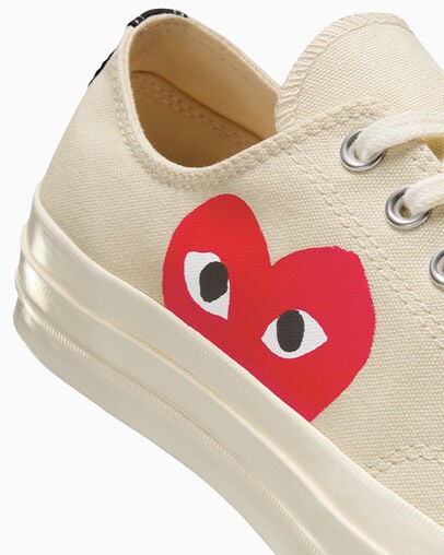 Converse x Comme des Gar&ccedil;ons PLAY Chuck 70 Milk/White/High Risk Red, Detail Angle View