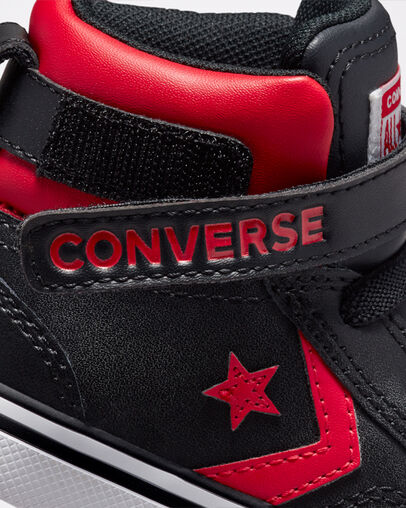 Pro Blaze Strap Varsity Color Black/Red/White, Detail Angle View