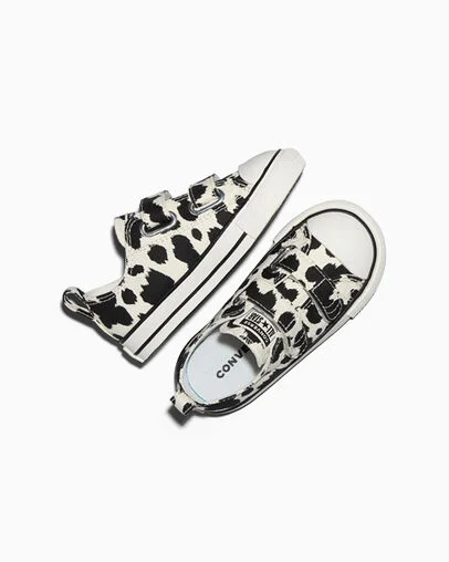 Chuck Taylor All Star Easy-On Cow Egret/Black/Vintage White, Angled View