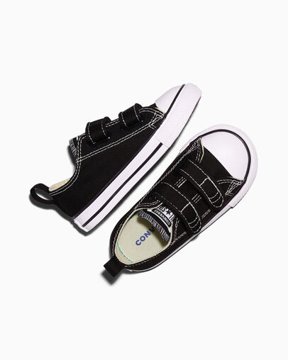 Chuck Taylor All Star Easy-On Canvas Black, Angled View