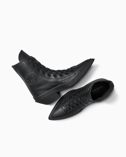 Chuck 70 De Luxe Pointed Leather Black/Black/Black, Angled View