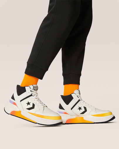 Weapon CX Gradient Garza/Viento de tormenta/Amarillo, On Foot Shot 1