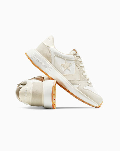 Omni Trainer Egret/Vintage White/Light Dune, Detail Angle View