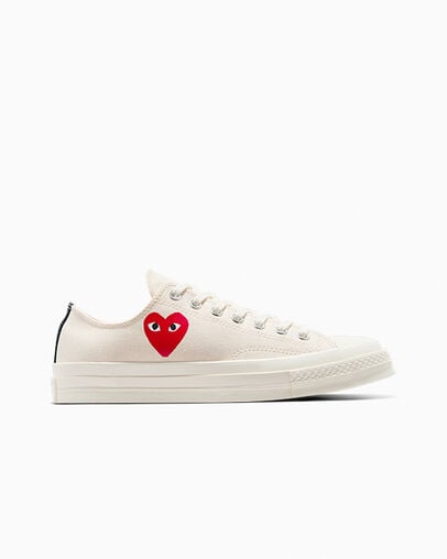 PLAY Comme des Gar&ccedil;ons Single Heart Chuck 70 Blanc lait/Noir/Rouge, Outer Side View