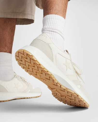 Omni Trainer Egret/Vintage White/Light Dune, Reflective View