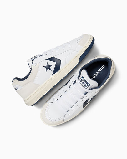 Pro Blaze Classic Leather & Suede Blanco/Azul marino/Gris vaporoso, Angled View