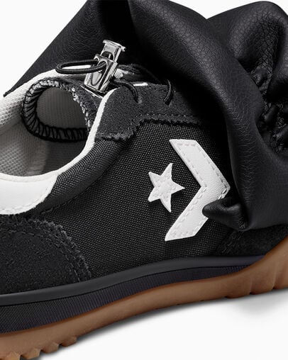 Run Star Trainer Ruffle Black Ruffles, Detail Angle View