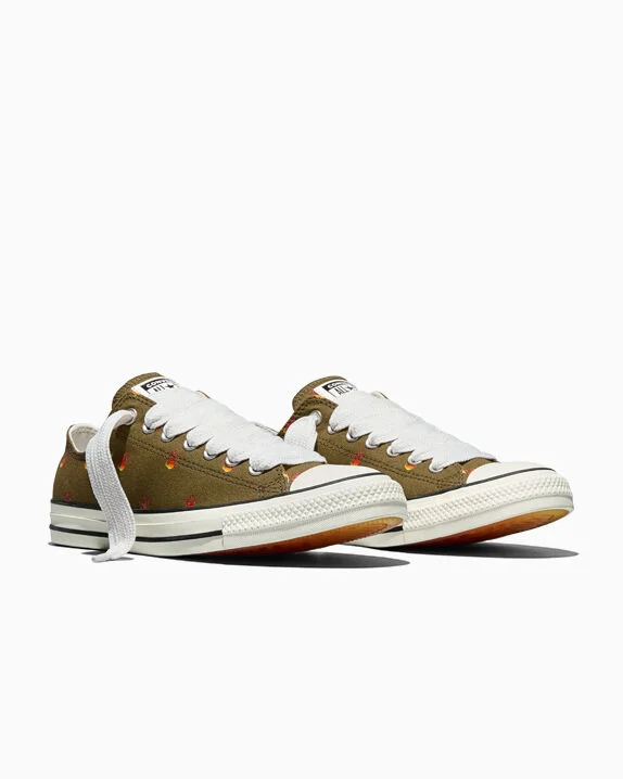 Unisex Converse Chuck Taylor All Star Flames Low Top Mud Season/Red/Egret