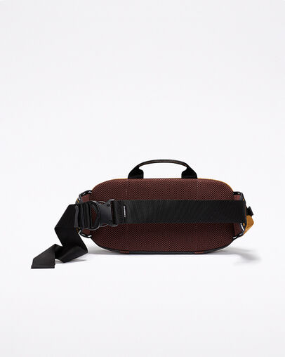 Counter Climate Sling Pack Black/Wheat, Detail View