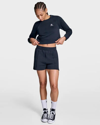 Star Chevron Cropped Crew Neck Black, Detail View