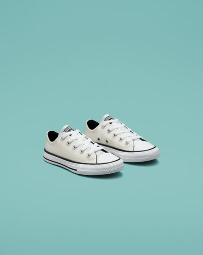 Chuck Taylor All Star Winter Glitter Argent/Noir/Blanc, Angled View