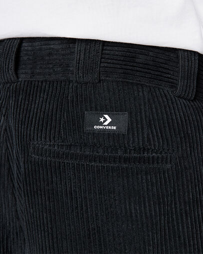 Pantalon chino &agrave; plis doubles en velours c&ocirc;tel&eacute; Noir Converse, Detail View