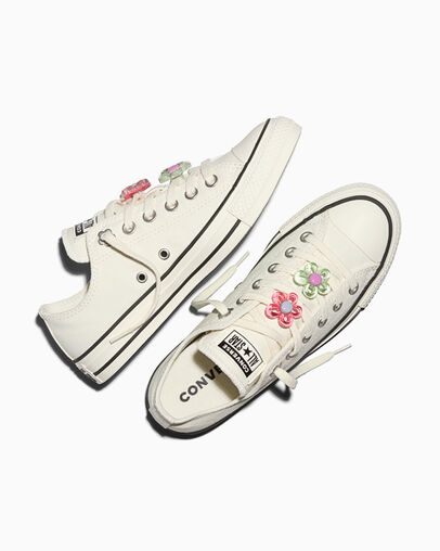 Chuck Taylor All Star Floral Accents Vintage White/Egret, Angled View