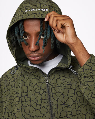 Anorak Court Ready Oversized All-Over Print Caqui cargo agrietado, Detail View