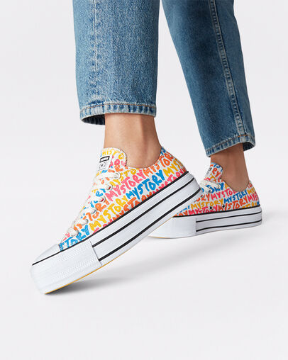 Chuck Taylor All Star Lift Platform My Story Egret/Amarillo/Bold Mandarin, On Foot Shot 1