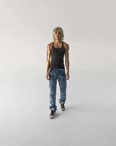 Chuck 70 Vintage Canvas Parchemin/Grenat/&Eacute;cru, On Foot Shot 1