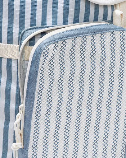 Gestreifter Ripstop-Rucksack Indigo Oxide/Egret Stripe, On Model View