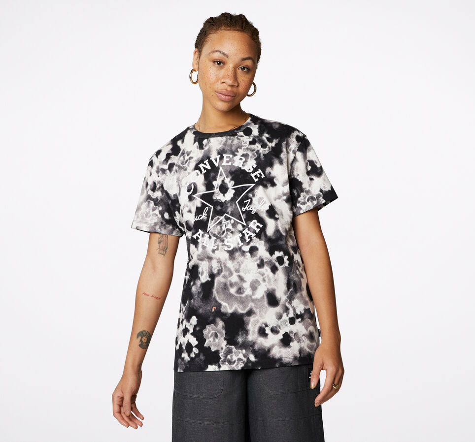 T-shirt avec patch &agrave; motif floral d&eacute;lav&eacute; Noir Converse