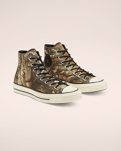 Unisex REALTREE EDGE® Chuck 70 Black/Saffron Yellow/White, Angled View