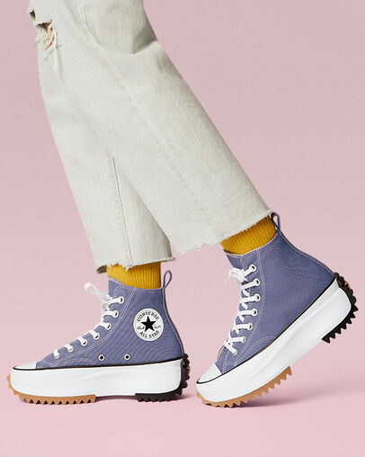 Run Star Hike Platform in den Farben der Saison Slate Lilac/Schwarz/Wei&szlig;, On Foot Shot 1