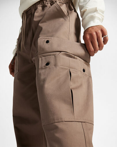 Cargo Pants Mud Mask, Detail View